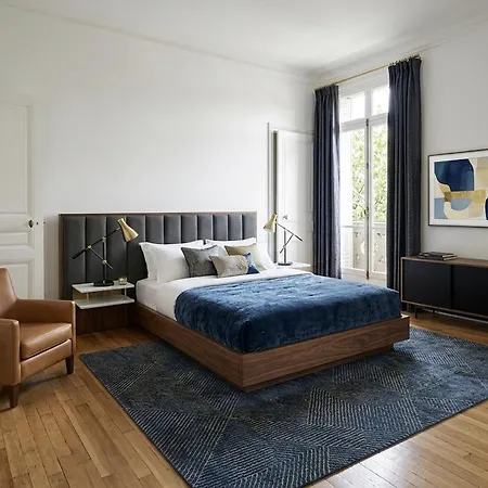 Montaigne Alma Apartment *
