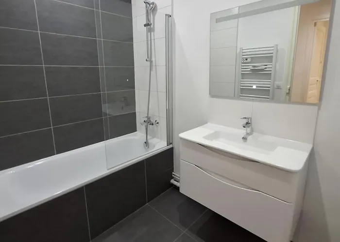 Apartment Montaigne Alma